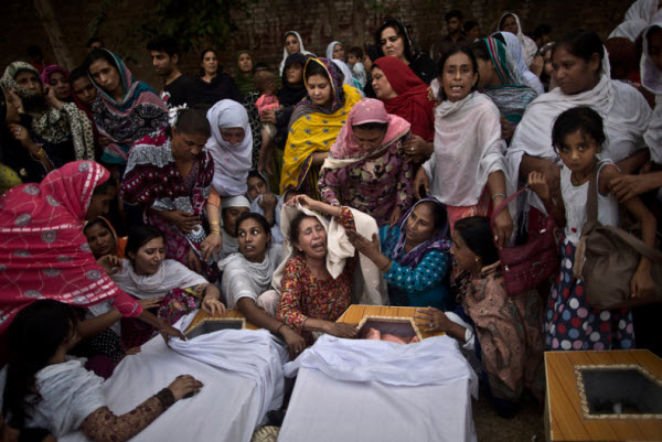 associated press best news pictures 2013