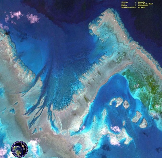 عکس های ارسالی ماهواره WorldView-2 دیواره بزرگ مرجانی استرالیا از ماهواره‌ 
