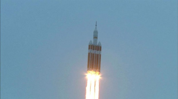Orion-Delta-IV-Heavy-Liftoff-Rocket-Spacecraft-Human-Exploration-br2