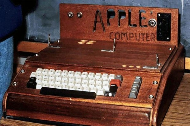 Steve-Jobs-apple-1-1