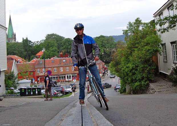 bicycle-escalator-cyclocable-trondheim-norway-3__880