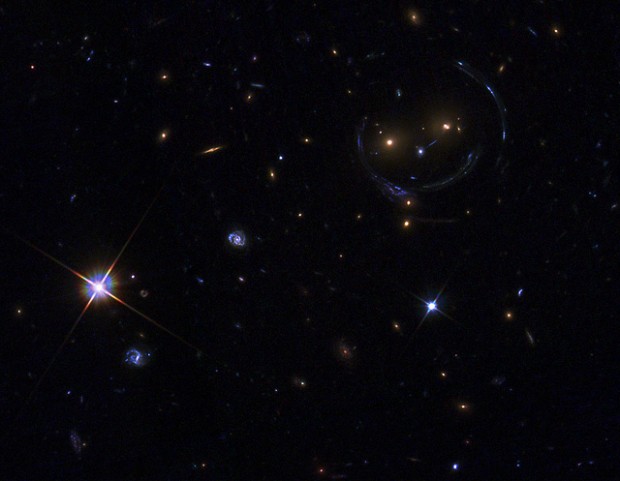 Hubble-Telescope_galaxycluster