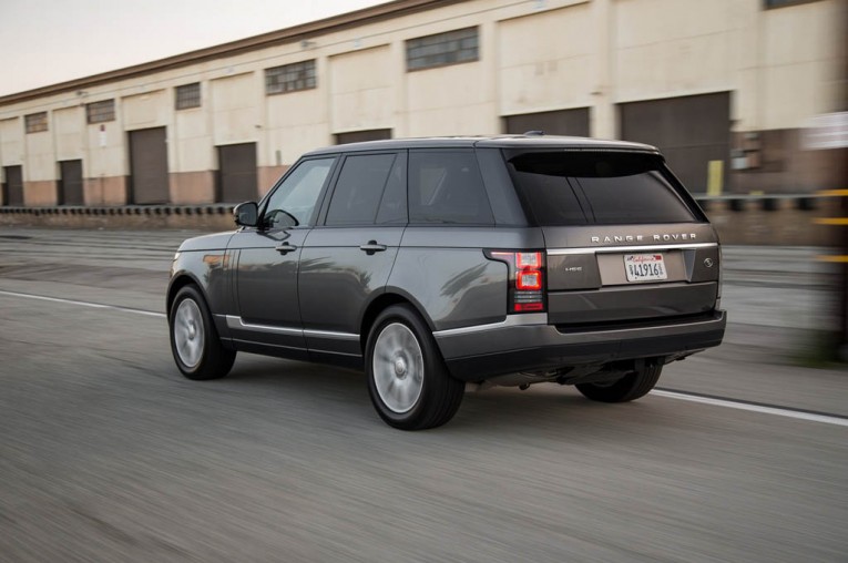2015-land-rover-range-rover-hse-rear-three-quarter-in-motion