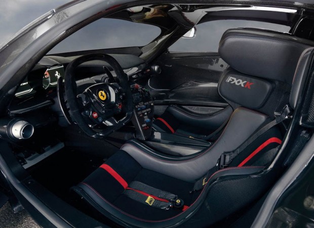 Ferrari-FXX-K-2015-1