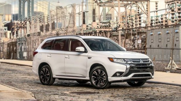 2017-Mitsubishi-Outlander-PHEV-front-650-80