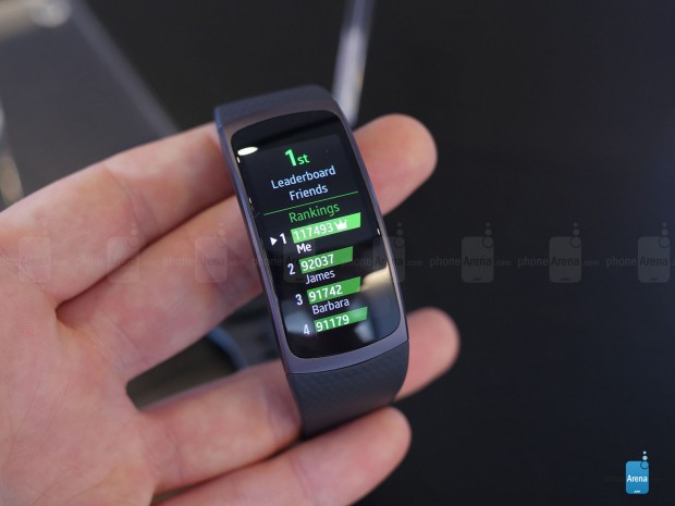 سامسونگ دستبند Gear Fit2 را به‌صورت رسمی روانه‌ی بازار کرد