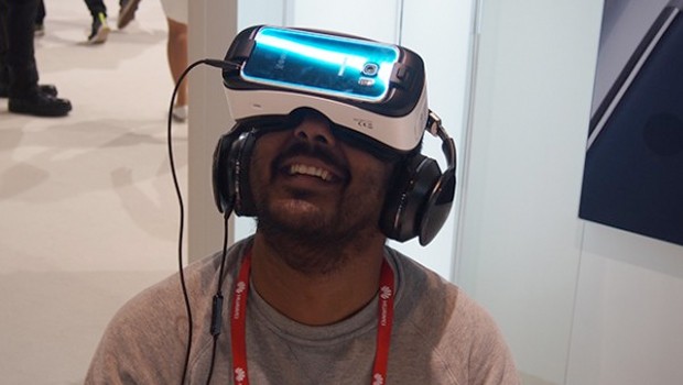 سامسونگ در حال کار بر روی مدل جدید هدست‌های واقعیت مجازی گیر وی آر است