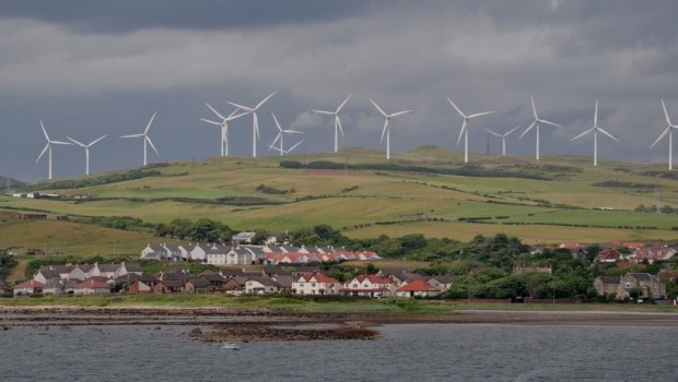 توربین های بادی به تنهایی برق مورد نیاز یک روز اسکاتلند را تامین کردند
