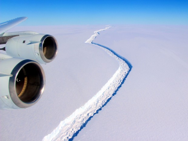 توده یخ 3700 کیلومتر مربعی