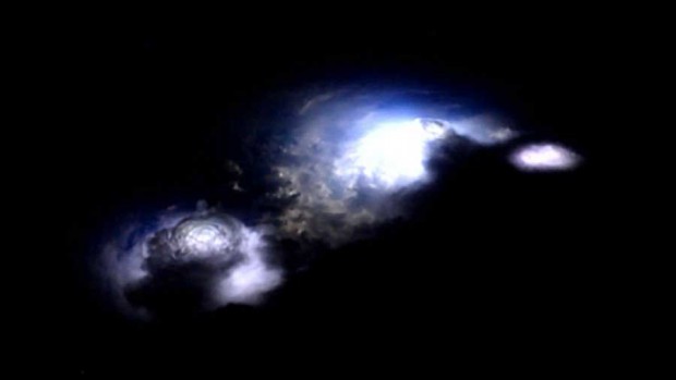 صاعقه های جت آبی چگونه در فضا شکل می‌گیرند؟