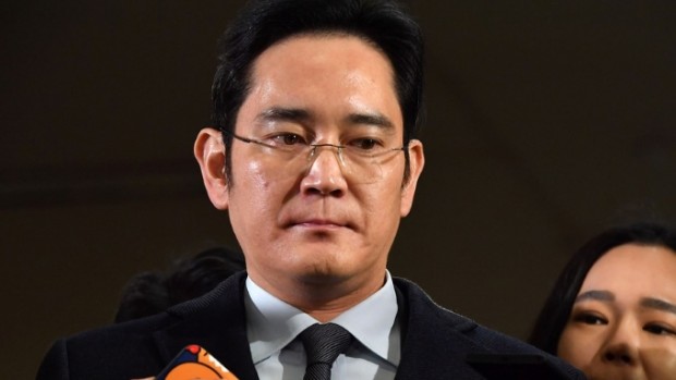 رسوایی بزرگ مدیر عامل سامسونگ ؛ لی جای-یونگ سرانجام به زندان افتاد