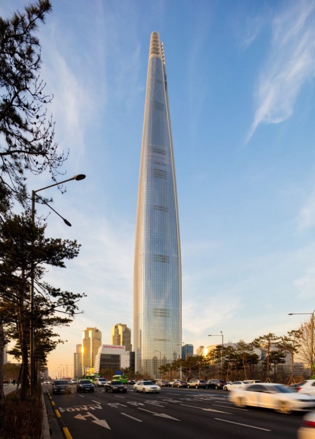 سریع ترین آسانسور جهان در بلندترین آسمان‌خراش کره جنوبی Lotte World Tower