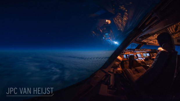 مجموعه‌ای چشم‌نواز از مناظر شگفت‌انگیز قابل‌مشاهده از داخل کابین خلبان یک بوئینگ 747