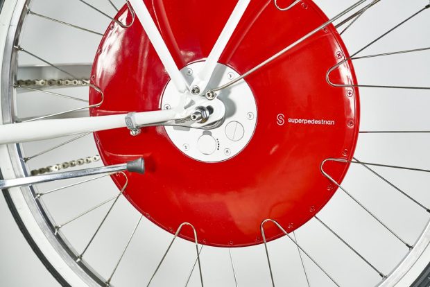 چرخ کپنهاگ اختراعی شگفت‌انگیز برای تبدیل هر دوچرخه معمولی به دوچرخه الکتریکی