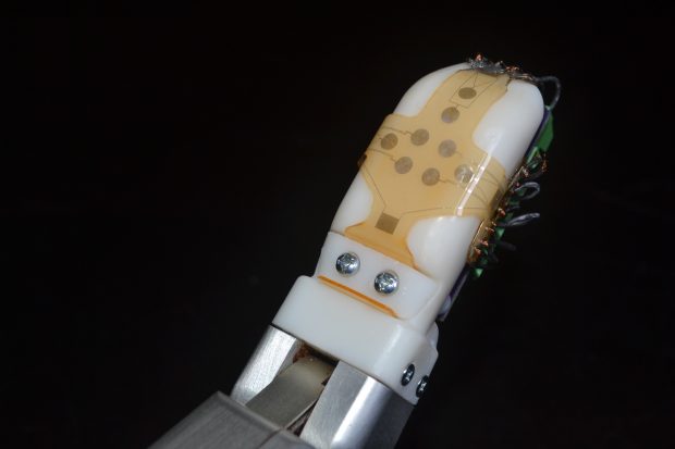 پوست رباتیک ؛ ایده‌ای برای افزودن قابلیت‌های انسانی به ربات‌ها!