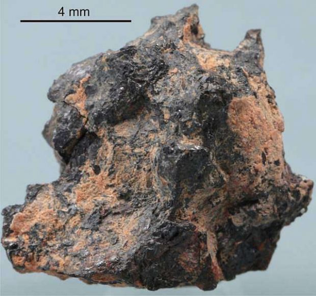 داستان شگفت‌انگیز سنگ هیپاتیا ، مرموزترین سنگ شناخته‌شده در جهان