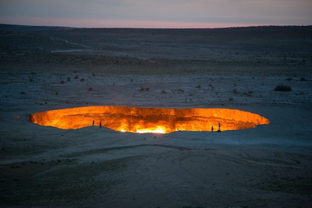 با دروازه جهنم ،‌ دهانه‌ای آتشین در وسط صحرا آشنا شوید! + ویدیو
