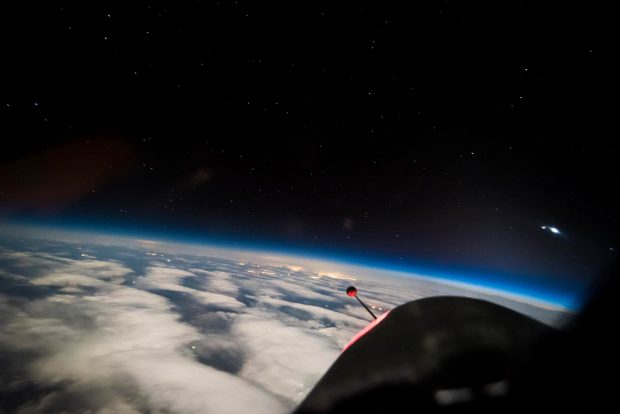 مجموعه‌ی حیرت‌انگیز عکس های زمین از فضا در ارتفاع 21 کیلومتری