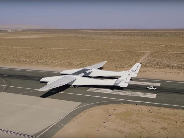 نگاهی به هواپیمای استراتولانچ (Stratolaunch)، بزرگترین هواپیمای جهان + ویدیو