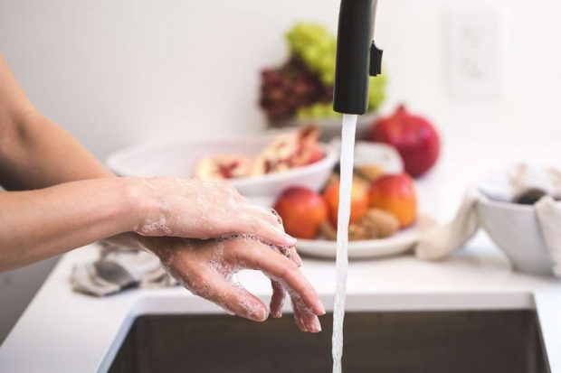 شستن صحیح دست ها هنگام آشپزی