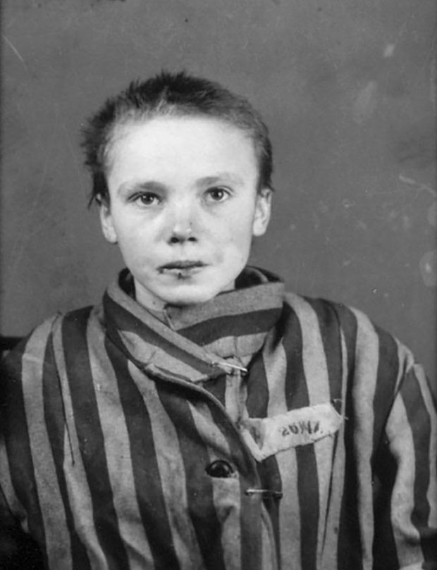 Czesława Kwoka در اردوگاه آشویتس