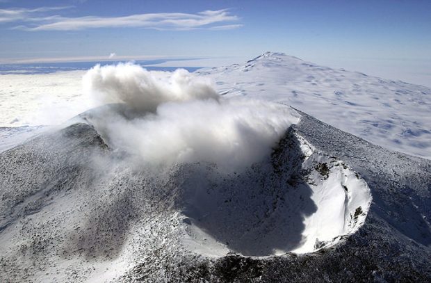 آتشفشان کوه اربوس در قطب جنوب