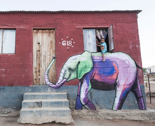 interactive-elephant-street-art-falco-one-south-africa-4-620x504.jpg