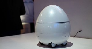 ربات همراه پاناسونیک ؛ پروژکتوری جالب در هیبت یک تخم مرغ
