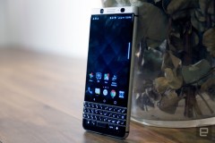 گالری عکس بلک بری کی وان ؛ نگاهی نزدیک به گوشی BlackBerry KEYone