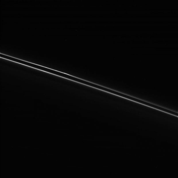 جدیدترین عکس های فضاپیمای کاسینی از زحل عظمت حلقه‌های آن را به تصویر می‌کشد!