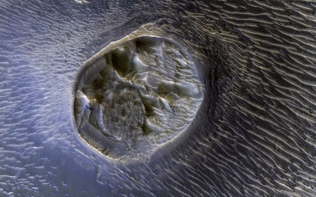 اجسام عجیب بر روی سیاره مریخ