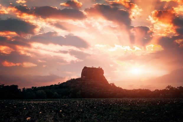 با قلعه سنگی سیگیریا (Sigiriya)، هشتیم مورد از عجایب هفتگانه آشنا شوید!