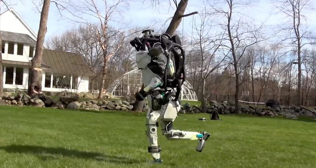 ربات اطلس بوستون داینامیکس شما را در جنگل‌ها تعقیب می‌کند!
