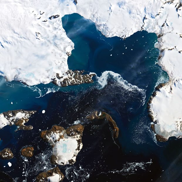 تصاویر جدید و شوکه کننده ناسا آب شدن یخ های قطب جنوب را نشان می‌دهند!