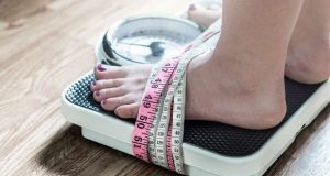 چرا کم کردن چند کیلوگرم نهایی برای رسیدن به وزن ایدئال دشوار است؟