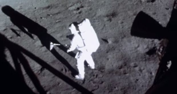 هوش مصنوعی به فیلم های قدیمی فرود روی ماه جان دوباره داده است+ویدیو