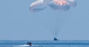 کپسول دراگون سرنشین دار اسپیس ایکس فضانوردان ناسا را سالم به زمین بازگرداند