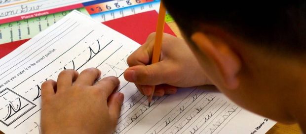 نوشتن با دست فرزند شما را باهوش‌تر می‌کند