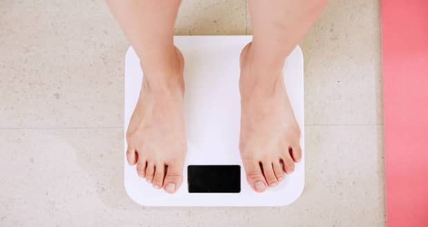 آیا با افزایش سن لاغر شدن و کاهش وزن سخت‌تر می‌شود؟