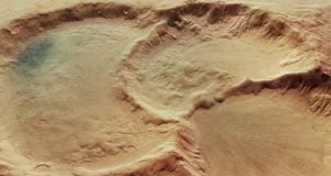 تصاویر جدید از وجود یک دهانه سه تایی مرموز در سطح مریخ خبر می‌دهند