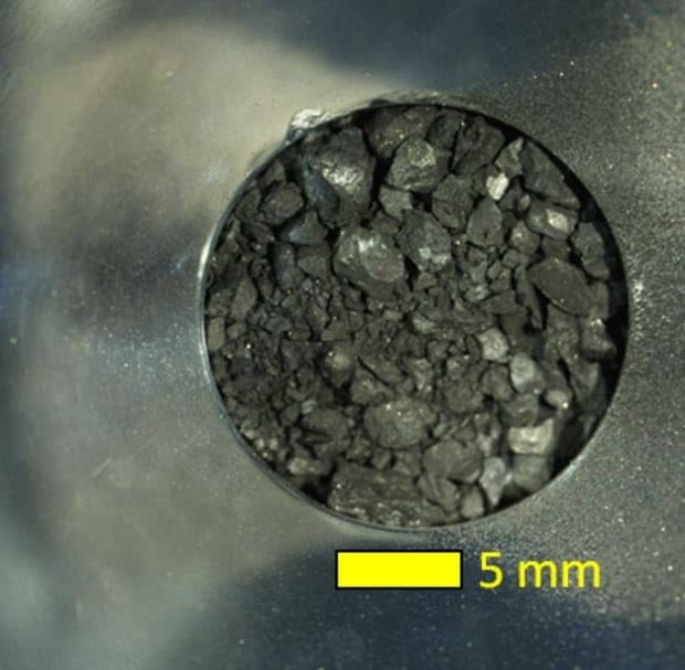تصاویر خاک و سنگ جمع‌آوری شده از سیارک ریوگو منتشر شد