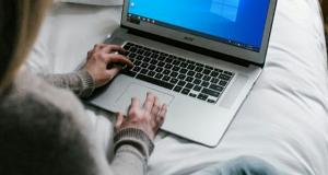 اسکرول دو انگشتی در لپ تاپ
