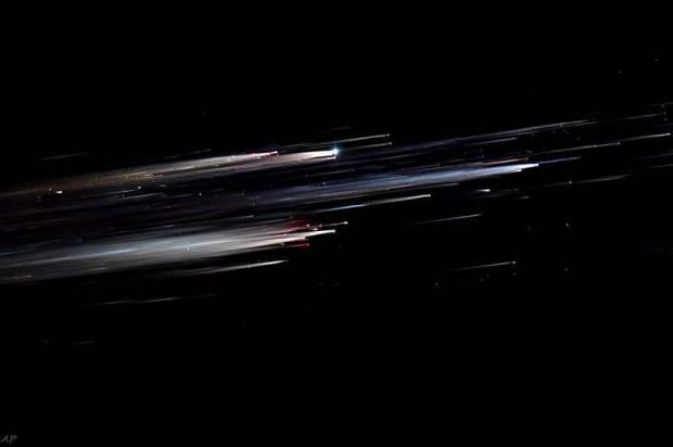 بقایای موشک فالکون 9 اسپیس ایکس آسمان آمریکا را نورانی کرد