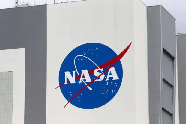 ناسا پروژه ساخت ماه نشین اسپیس ایکس را متوقف کرد