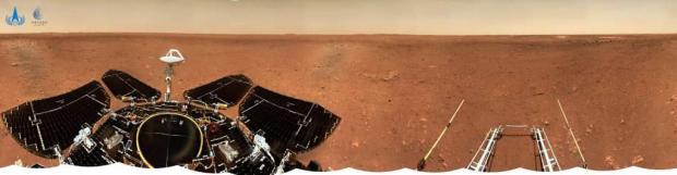 انتشار سلفی مریخ نورد ژورونگ چین در سیاره سرخ