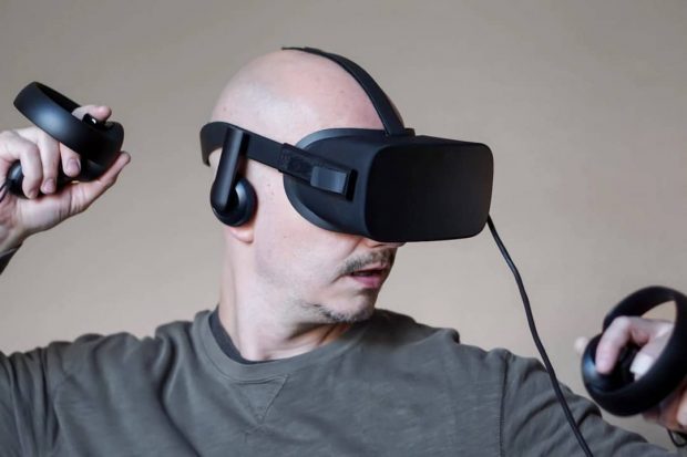 عینک واقعیت افزوده اپل / هدست Oculus Rift