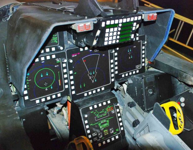 فضای داخلی اف-22