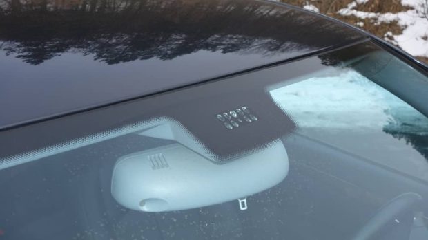 پیشرفت‌های صنعت خودرو - سنسور نور و باران