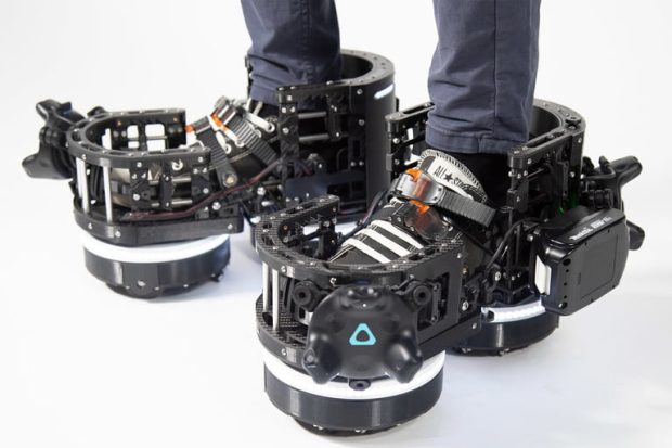 هدست‌های واقعیت مجازی، سرانجام با این کفش‌ها کامل می‌شوند؛ به کفش‌های فضایی سلام کنید