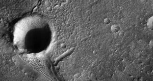 دهانه های اسرارآمیز مریخ